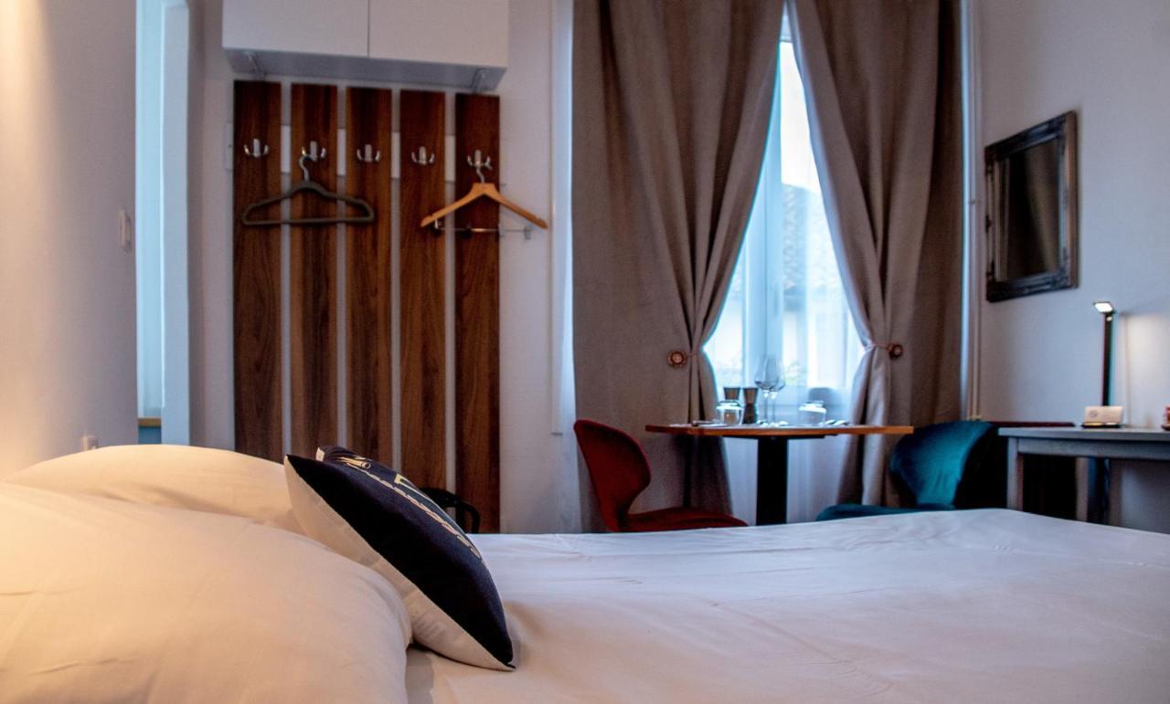 Hotel & Gastronomie - La Table De L'Europe Villeréal Eksteriør bilde