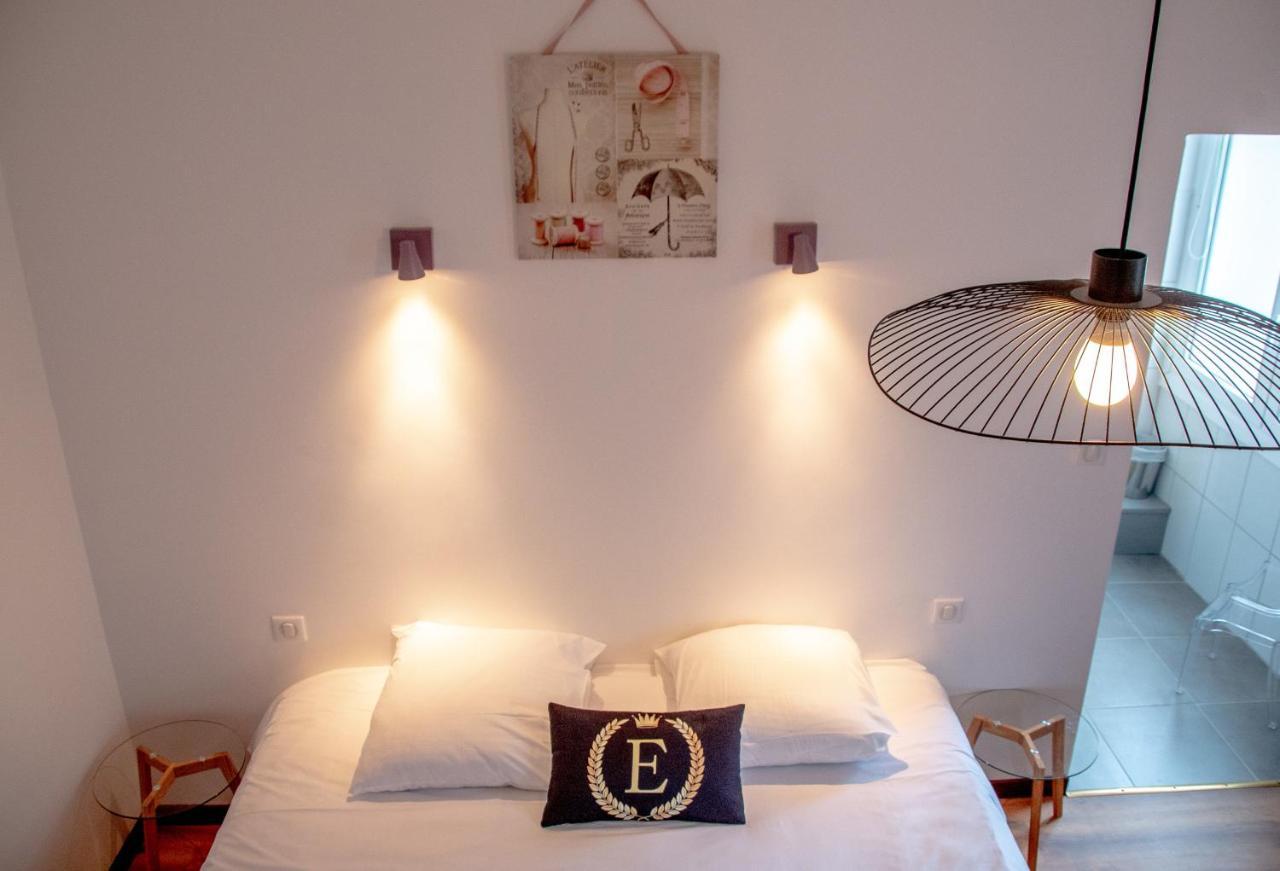 Hotel & Gastronomie - La Table De L'Europe Villeréal Eksteriør bilde